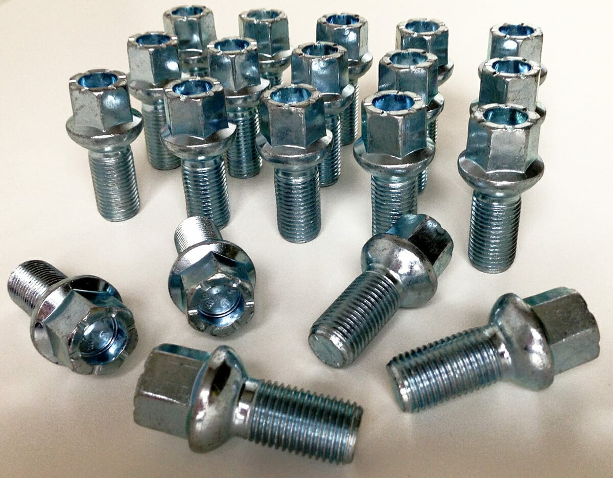 Car wheel screws discount